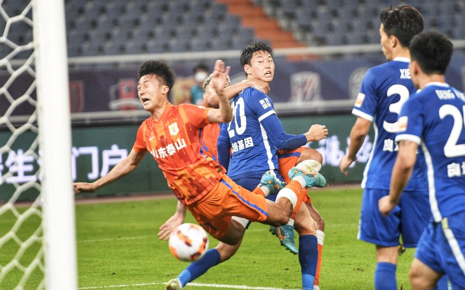 连续22场进球纪录遭终结，巴萨自23年11月以来首次欧冠被零封（巴萨22场连进势头中断，自2023年11月以来欧冠首遭零封）