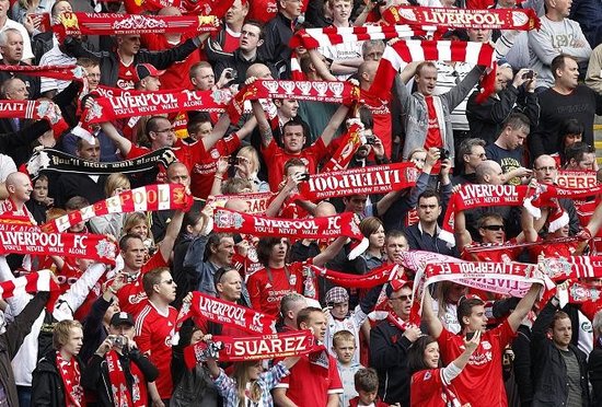 欧联替补出场，范佩西儿子沙奎尔在父亲手下完成费耶诺德首秀（欧联赛场替补亮相，沙奎尔在父亲范佩西麾下上演费耶诺德处子秀）