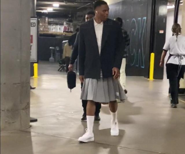 门兴格拉德巴赫vsRB莱比锡：诺伊豪斯、尼科-埃尔维迪首发，劳姆、古拉西奇出战（门兴格拉德巴赫迎战RB莱比锡：诺伊豪斯、尼科-埃尔维迪先发，劳姆与古拉西奇出场）