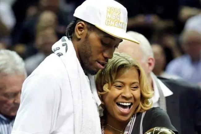 拜仁莱万多夫斯基关键进球锁定胜局（莱万多夫斯基制胜一球助拜仁取胜）