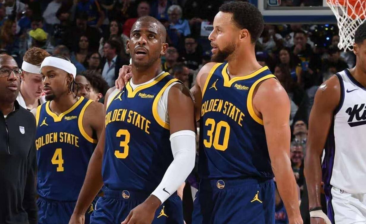 杜伦半场表现抢眼，得分篮板全面开花（杜伦半场大放异彩，得分与篮板齐爆发）